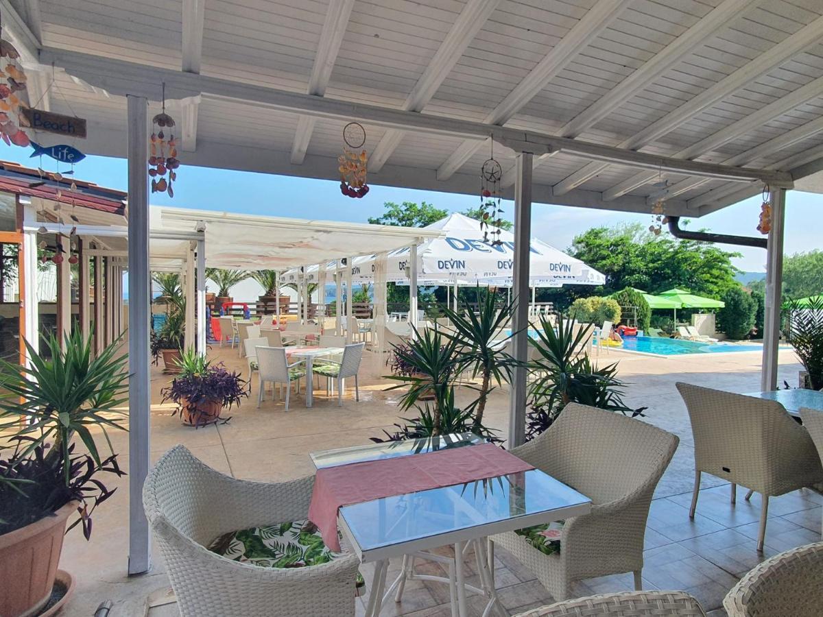 Семеен Хотел Golden Place Sozopol Exteriör bild