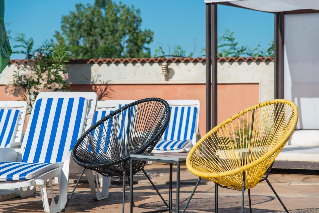 Семеен Хотел Golden Place Sozopol Exteriör bild