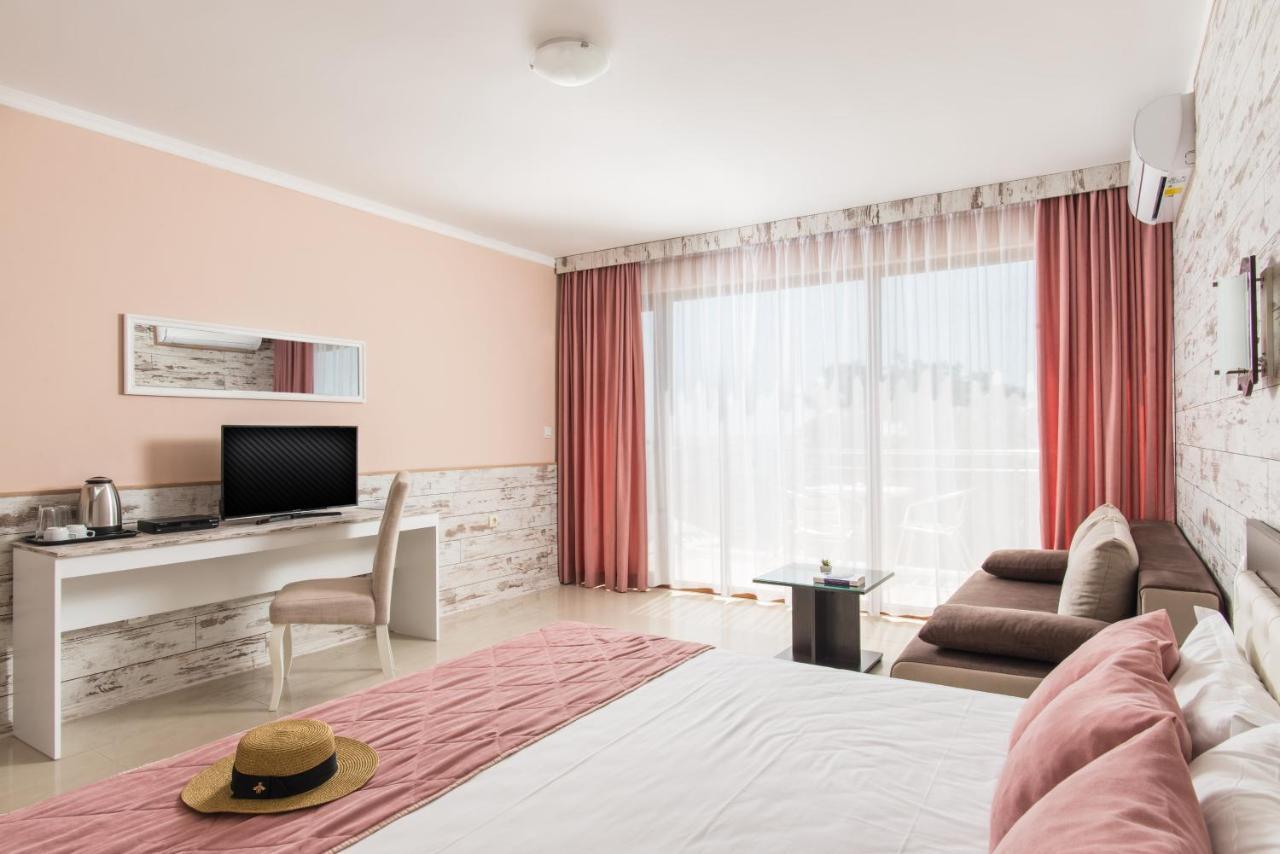 Семеен Хотел Golden Place Sozopol Exteriör bild