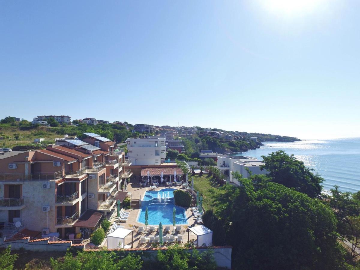 Семеен Хотел Golden Place Sozopol Exteriör bild