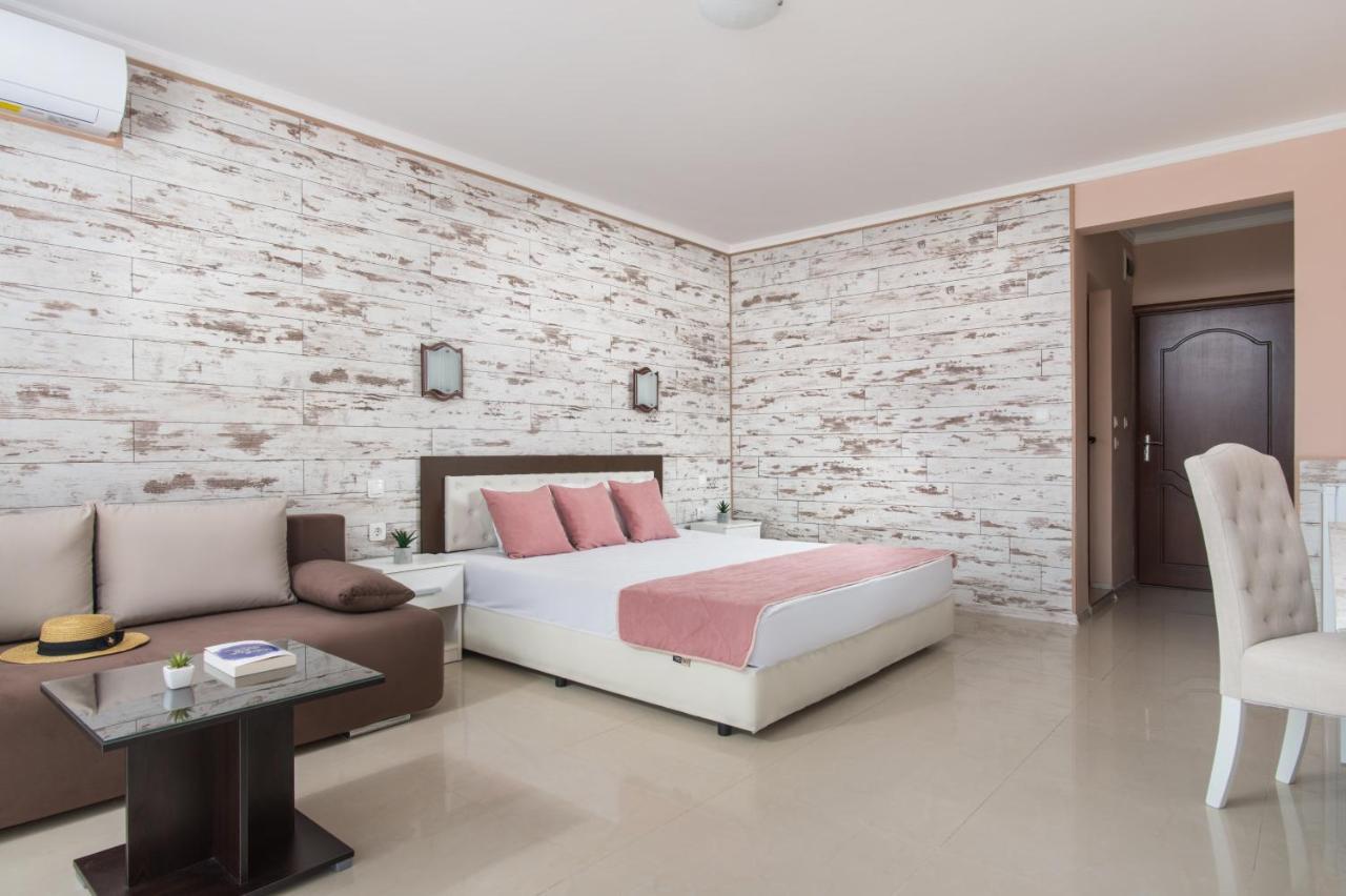 Семеен Хотел Golden Place Sozopol Exteriör bild