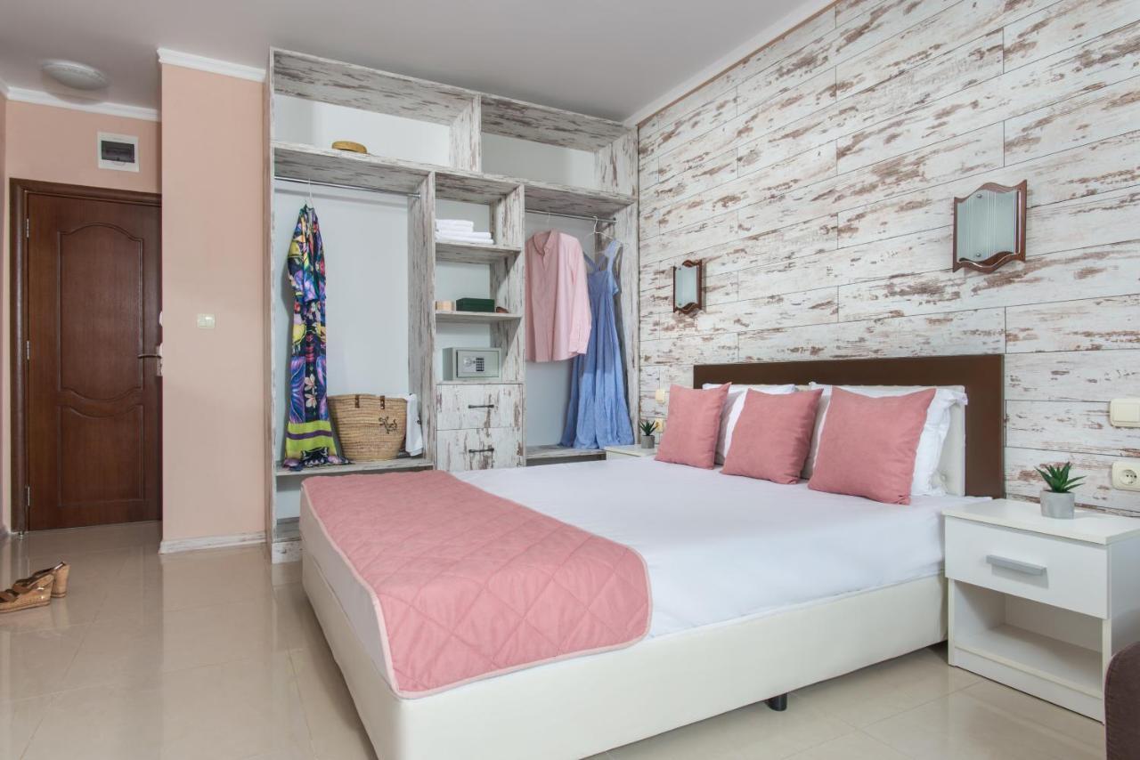 Семеен Хотел Golden Place Sozopol Exteriör bild