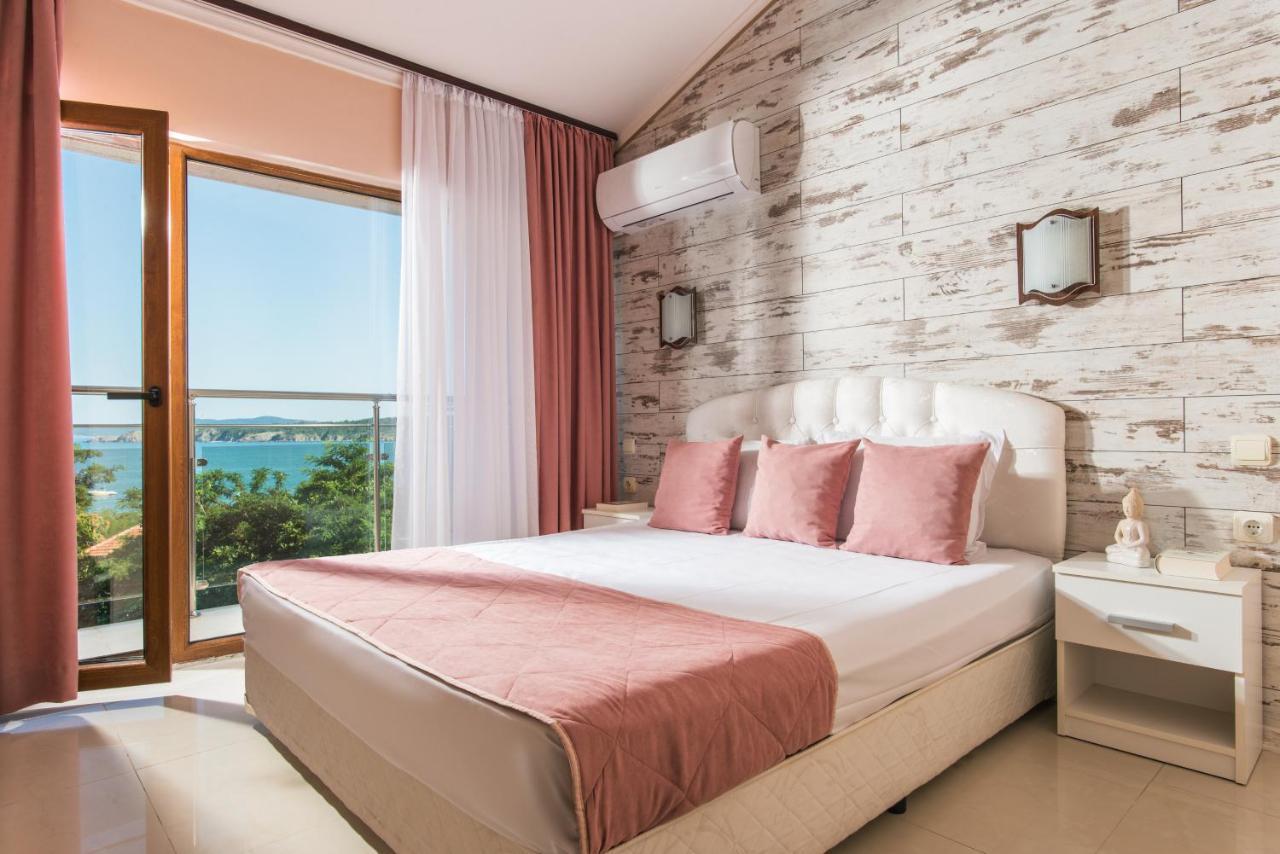 Семеен Хотел Golden Place Sozopol Exteriör bild