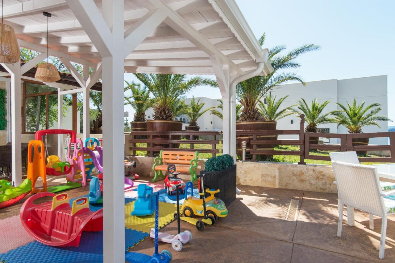 Семеен Хотел Golden Place Sozopol Exteriör bild