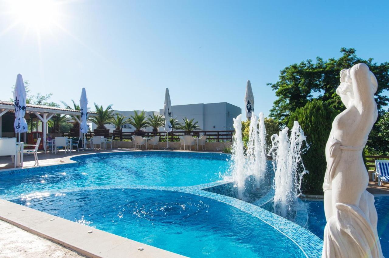Семеен Хотел Golden Place Sozopol Exteriör bild
