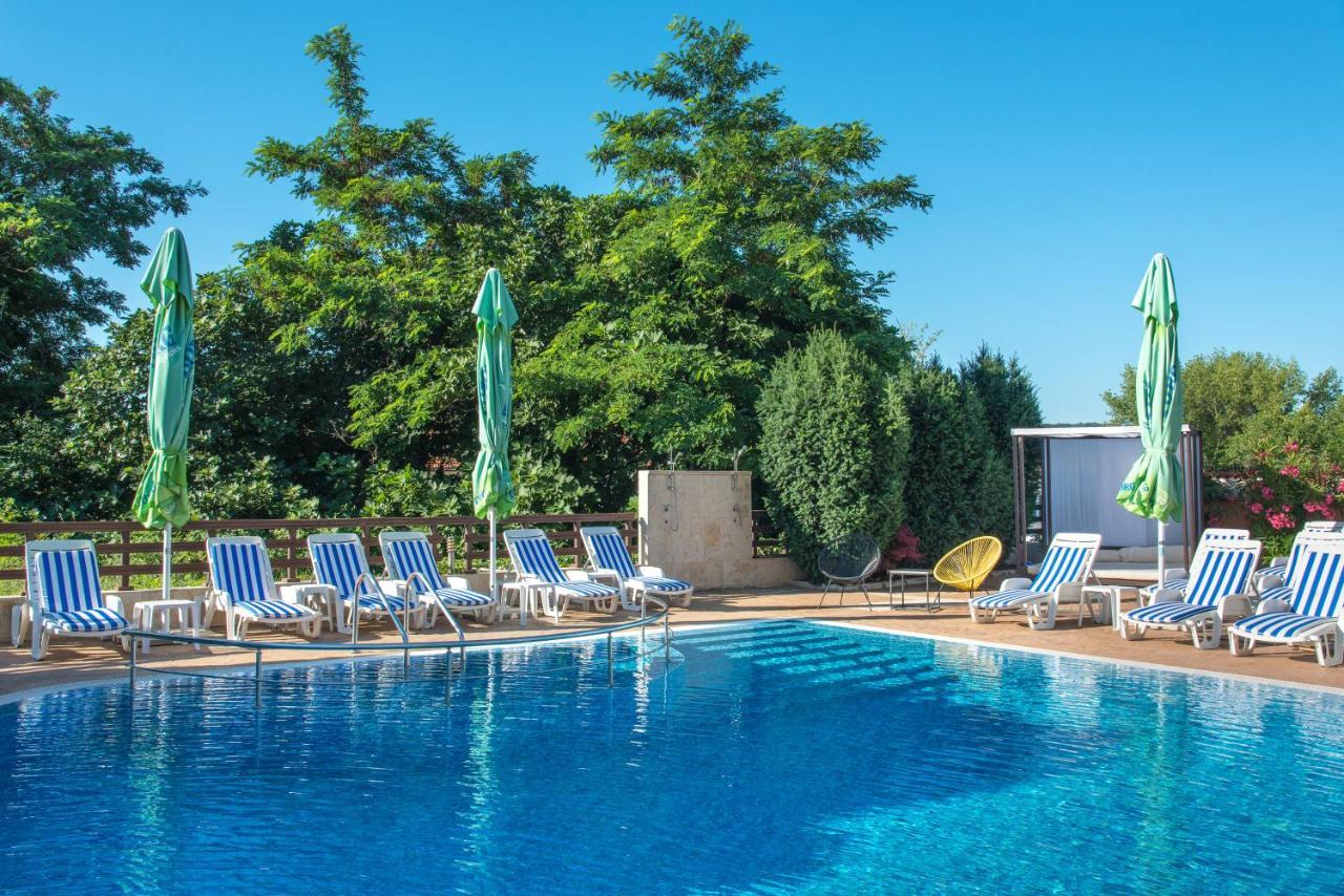 Семеен Хотел Golden Place Sozopol Exteriör bild